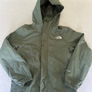 The North Face Green Raincoat with Adjustable Hood and Weather-Resistant Fabric